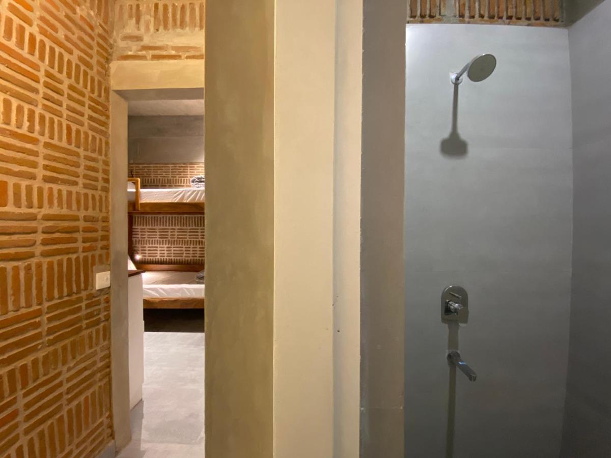 Ostel In Hostel Pondicherry Ngoại thất bức ảnh